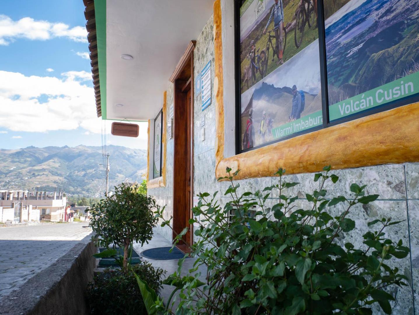 Green House Araque Inn Отавало Экстерьер фото